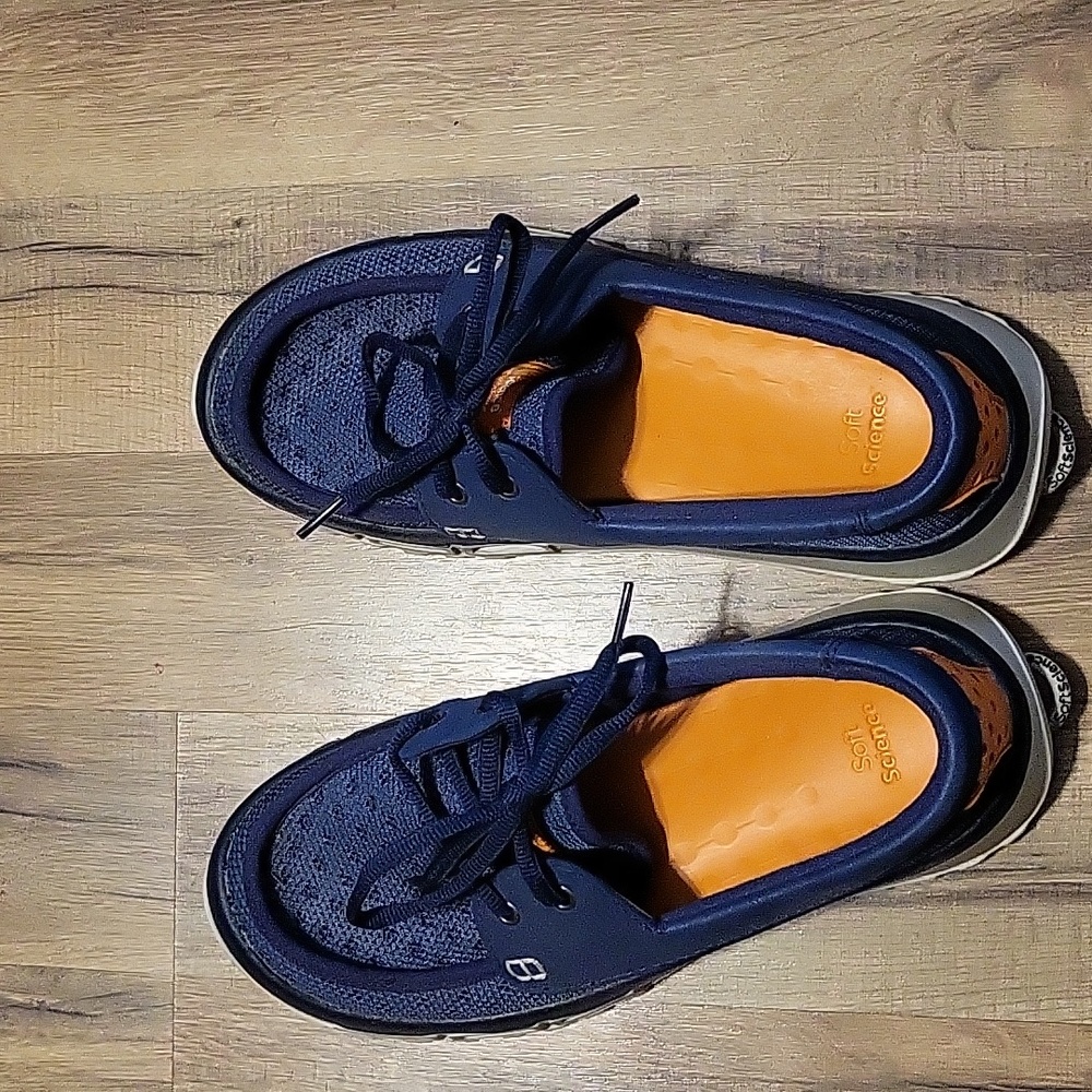 Soft science boat shoes size 10
